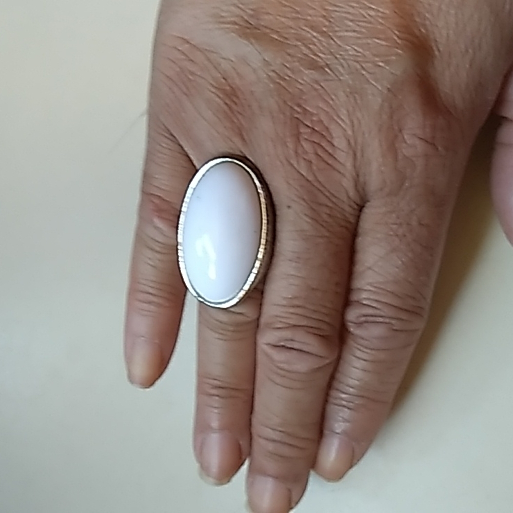 Vintage Oval-Shaped White Ring